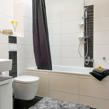 Flex Living - Nikolai Leipzig